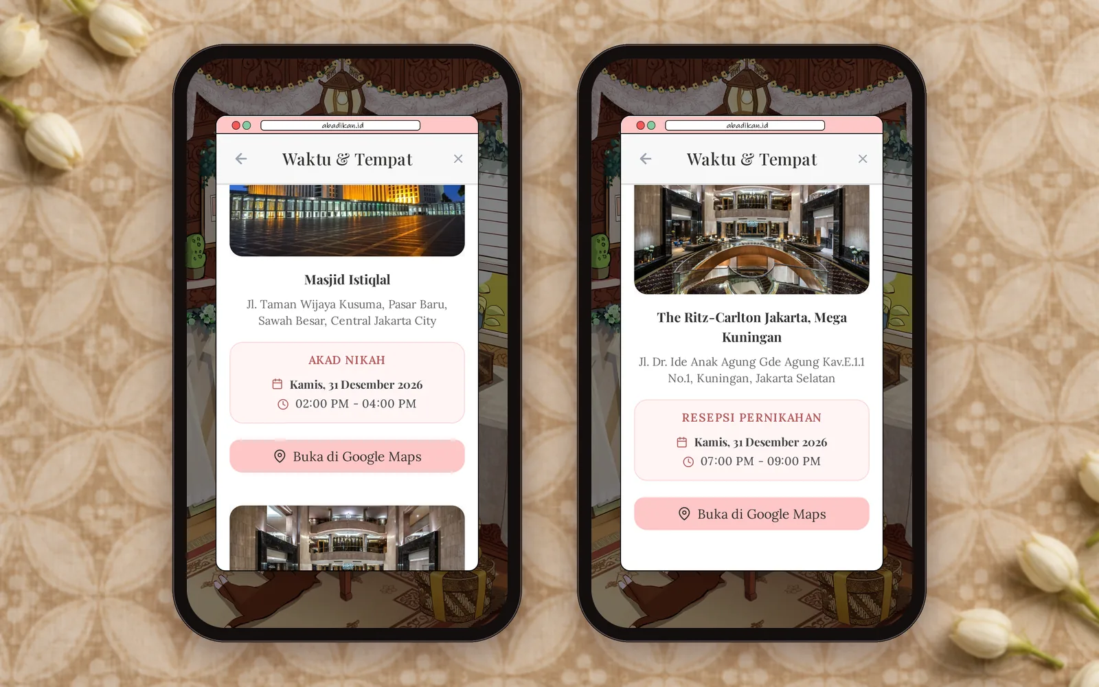 Bagian Waktu & Tempat undangan digital tema Aruma Jawa di ponsel: kartu Akad Nikah di masjid dan kartu Resepsi Pernikahan di hotel, masing-masing dengan tanggal, jam, alamat, dan tombol Google Maps